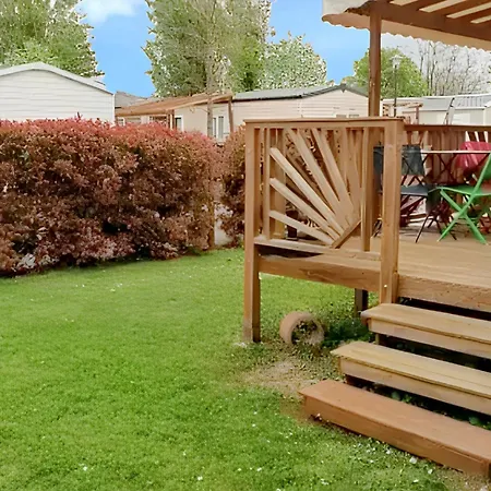 Bungalow Confortable Pres De Avec Piscine Partagee *