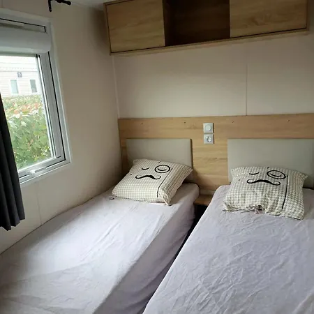 Holiday home Confortable Pres De Avec Piscine Partagee *