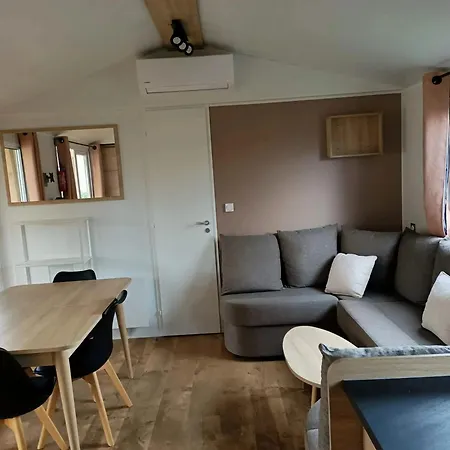 Confortable Pres De Avec Piscine Partagee Holiday home *